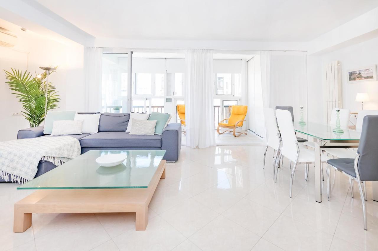 Ferienwohnung Bhost - Paseo De La Malagueta Málaga Exterior foto